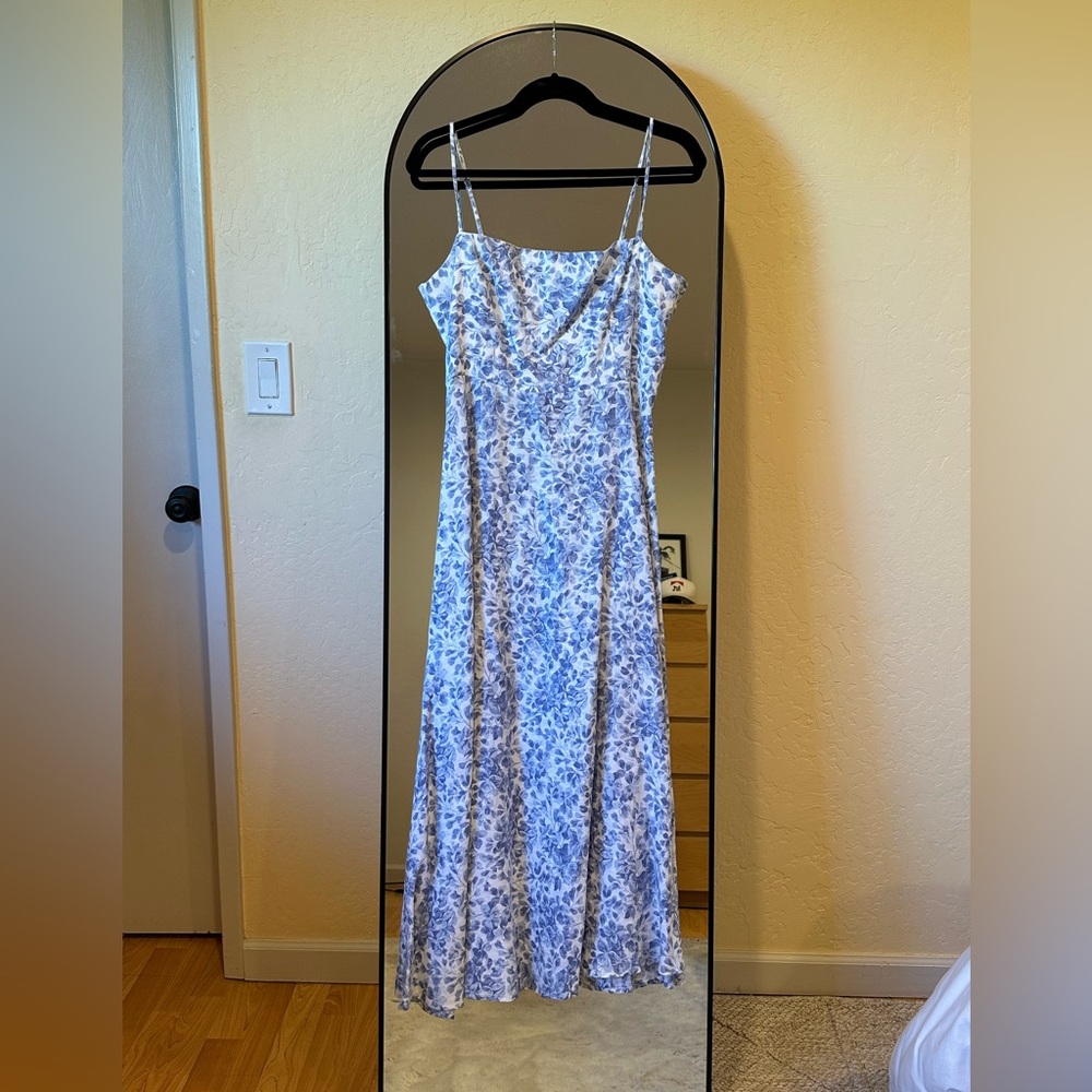 Monette Linen Dress - Picture 3 of 5